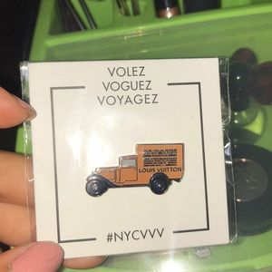 Louis Vuitton Truck Pin